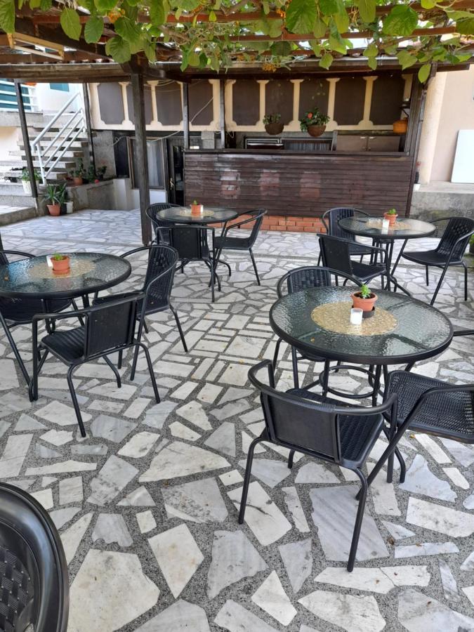 Bato Rooms Peštani 외부 사진